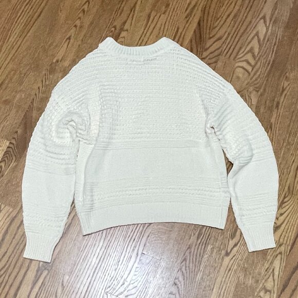 Women's Univesal Thread Sweater - Picture 3 of 5